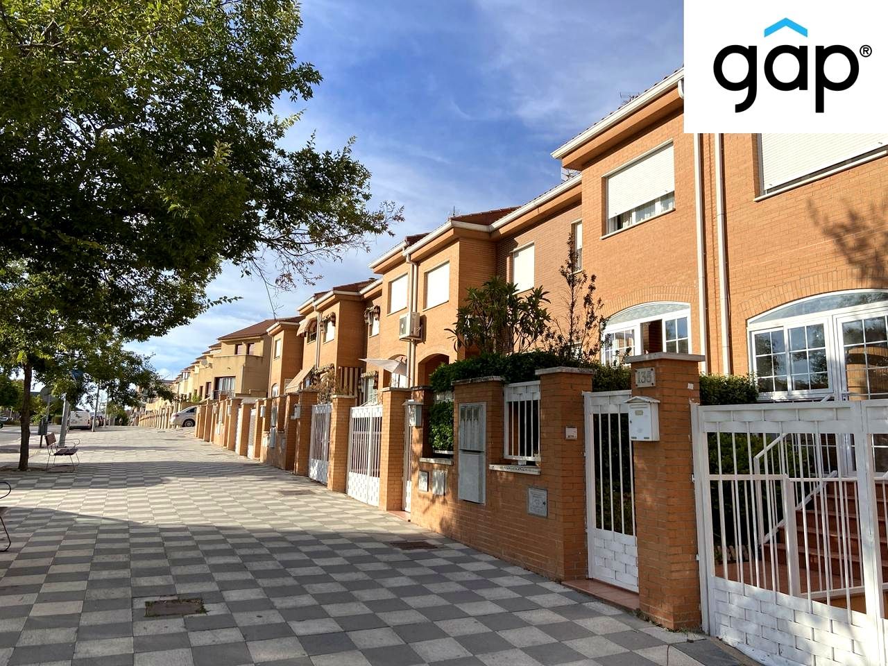 Exterior view of House or chalet for sale in Cuenca Capital  with Air Conditioner, Heating and Terrace