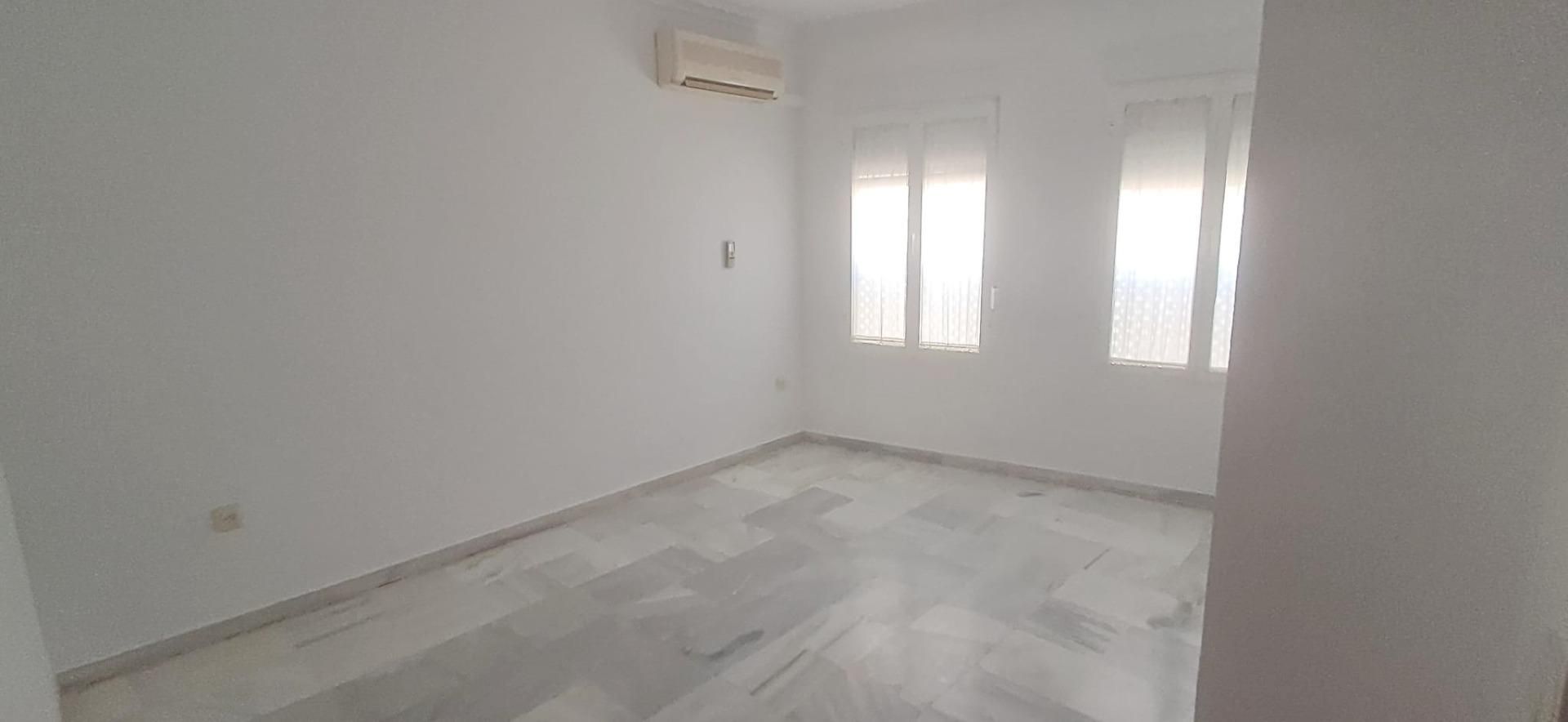 Dormitori de Casa o xalet en venda en Utrera amb Aire condicionat, Parquet i Terrassa