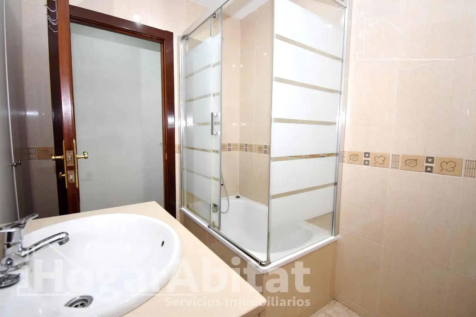 Bathroom of Flat for sale in Quart de Poblet  with Air Conditioner, Heating and Furnished