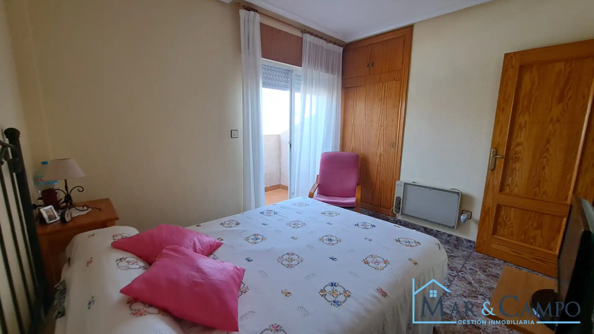 Habitación de Casa adosada en venta en Los Alcázares con Aire acondicionado, Jardín privado y Amueblado