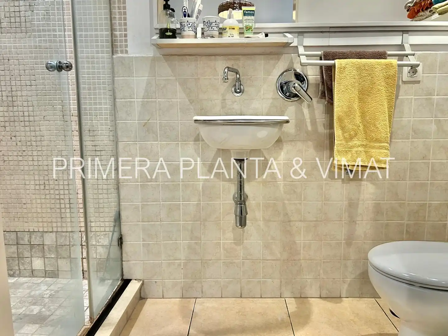 Badezimmer von Maisonette zum Verkauf in Mataró mit Terrasse