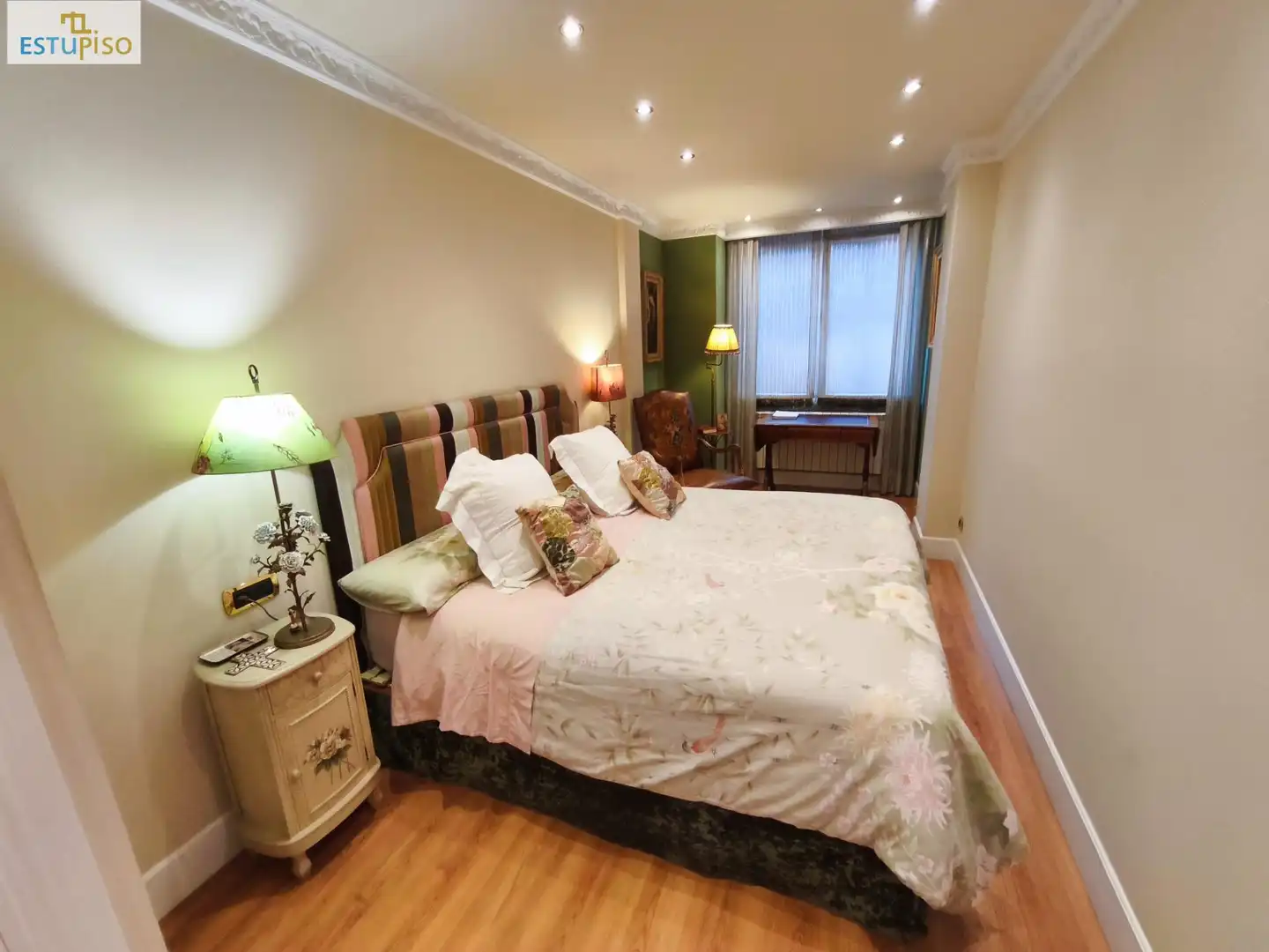 Habitación de Piso en venta en Vitoria - Gasteiz con Calefacción, Parquet y Terraza