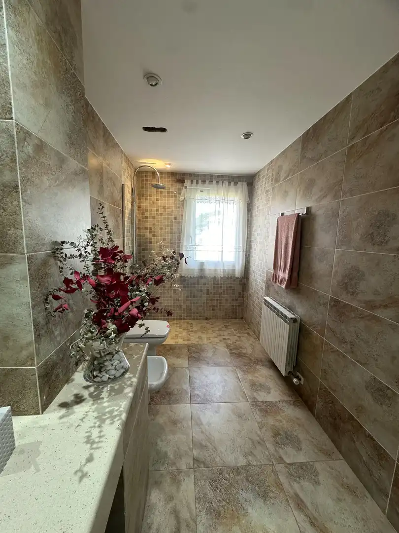 Baño de Casa o chalet en venta en Montornès del Vallès con Aire acondicionado, Calefacción y Jardín privado