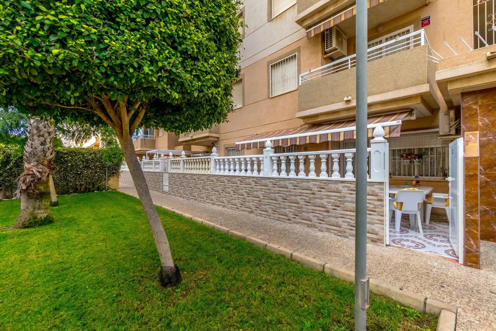 Vista exterior de Pis en venda en Torrevieja amb Aire condicionat, Calefacció i Terrassa