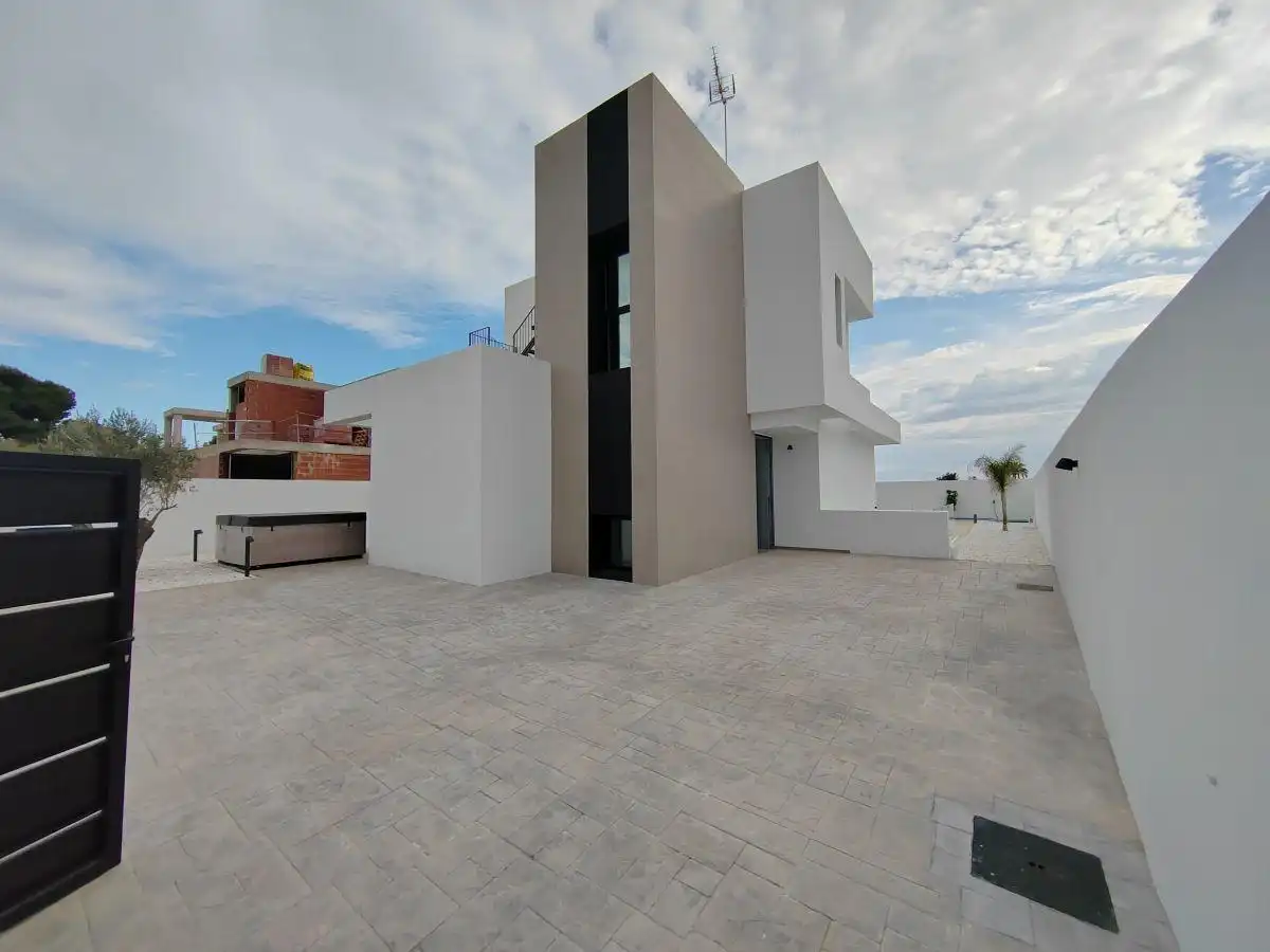 Vista exterior de Casa o chalet en venta en Sant Joan d'Alacant