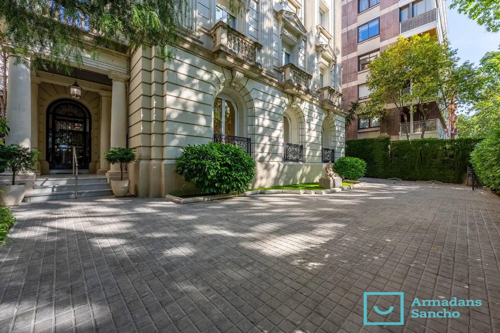 Exterior view of Ground floor for rent in Barcelona  with Private garden and Oven