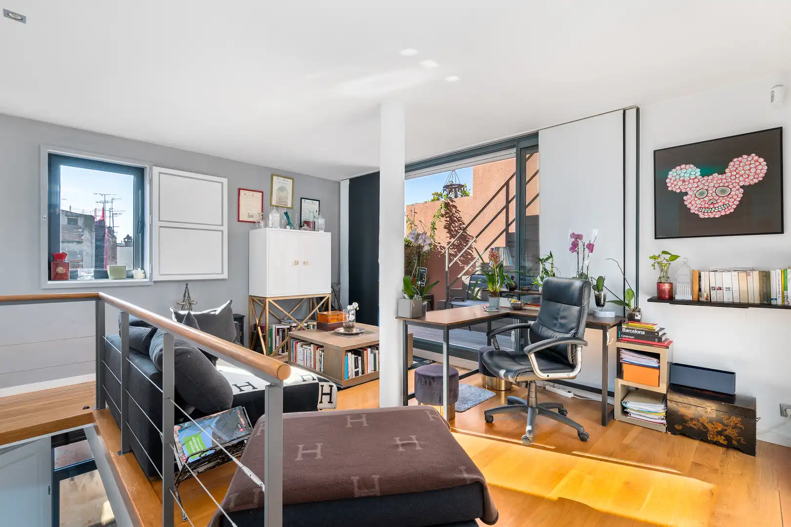 Wohnzimmer von Dachboden zum Verkauf in Barcelona mit Klimaanlage, Heizung und Parkett