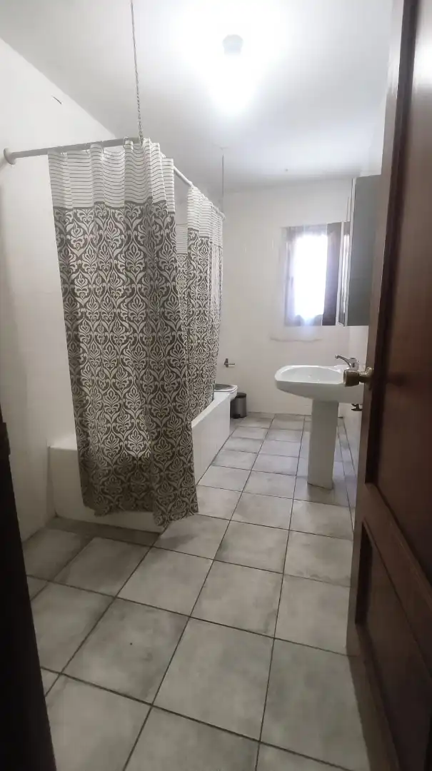 Baño de Piso de alquiler en Toledo con Aire acondicionado, Calefacción y Amueblado