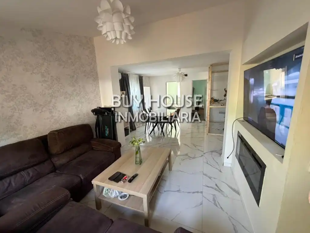 Sala d'estar de Casa o xalet en venda en El Viso de San Juan