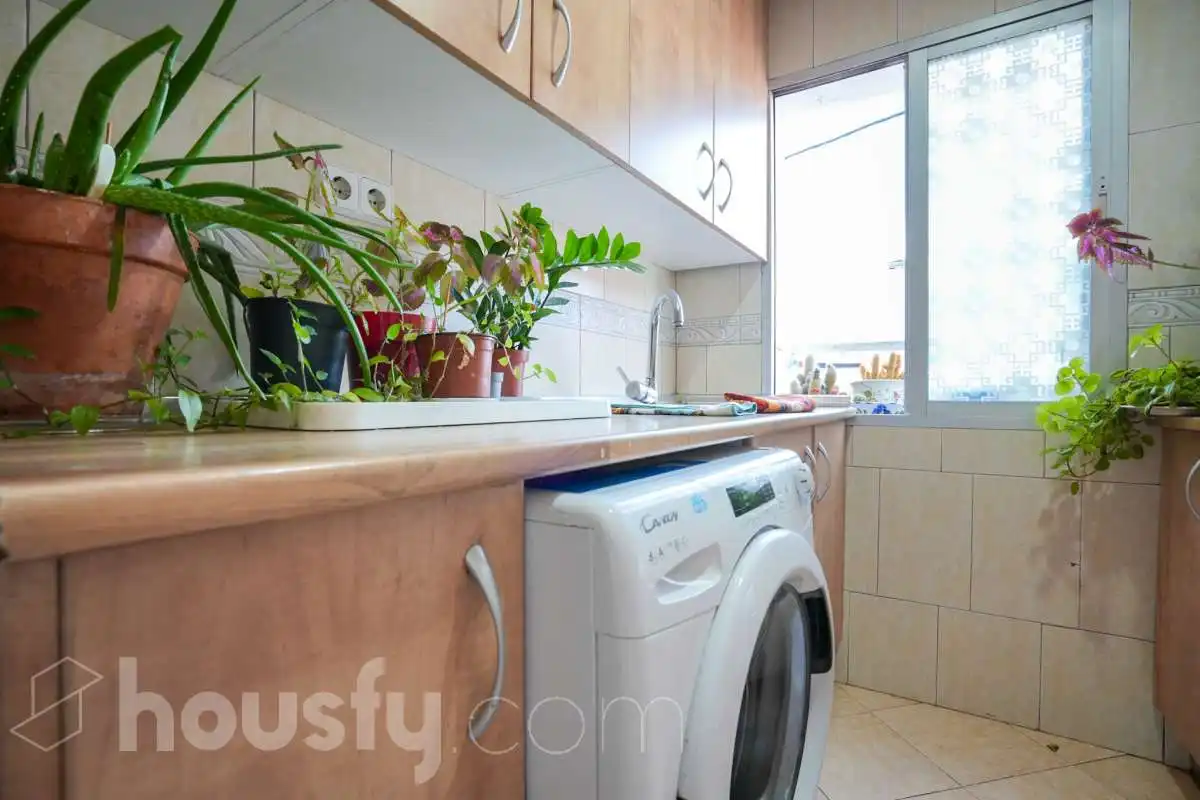 Cocina de Piso en venta en Madrid con Calefacción, Terraza y Balcón