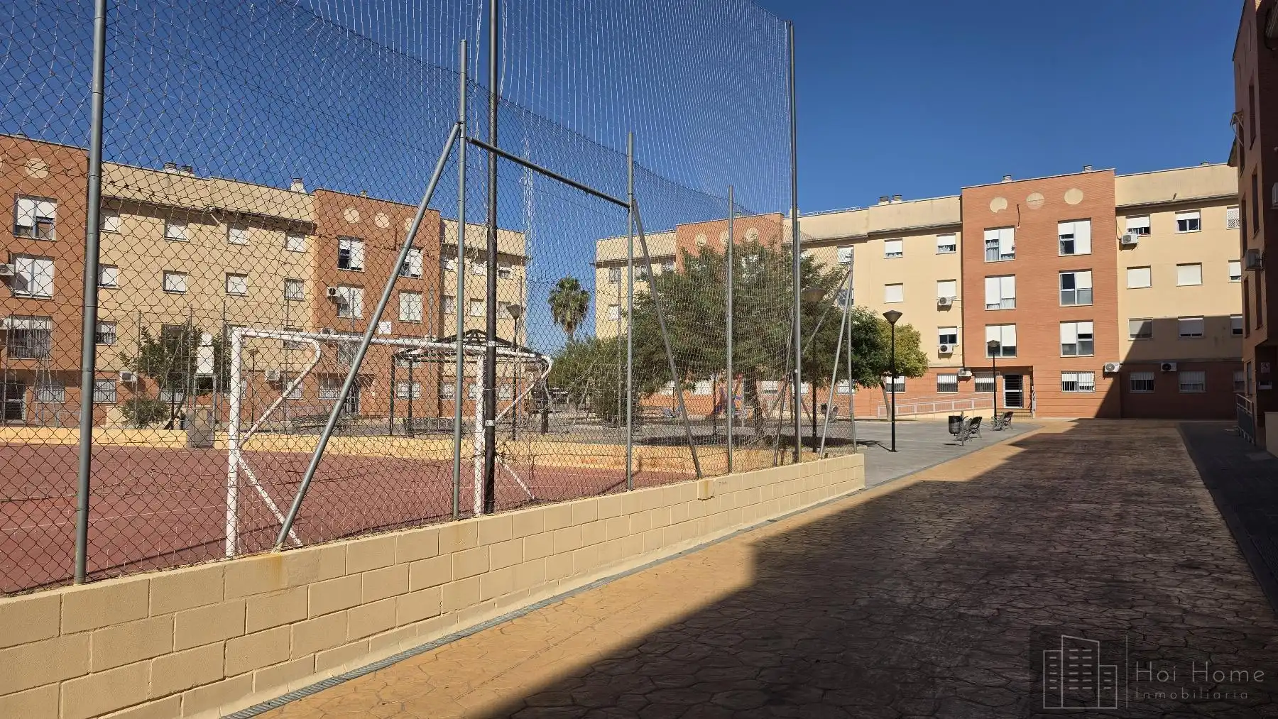 Vista exterior de Piso en venta en Jerez de la Frontera con Trastero y Piscina comunitaria