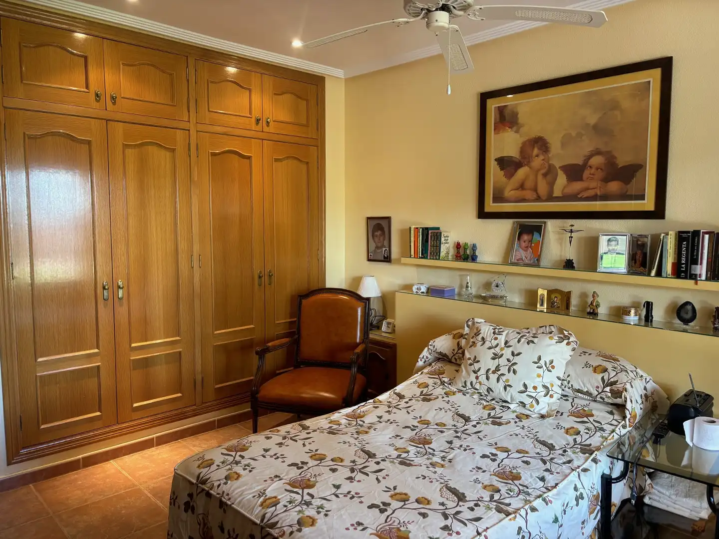 Schlafzimmer von Erdgeschoss zum Verkauf in La Manga del Mar Menor mit Klimaanlage, Privatgarten und Schwimmbad
