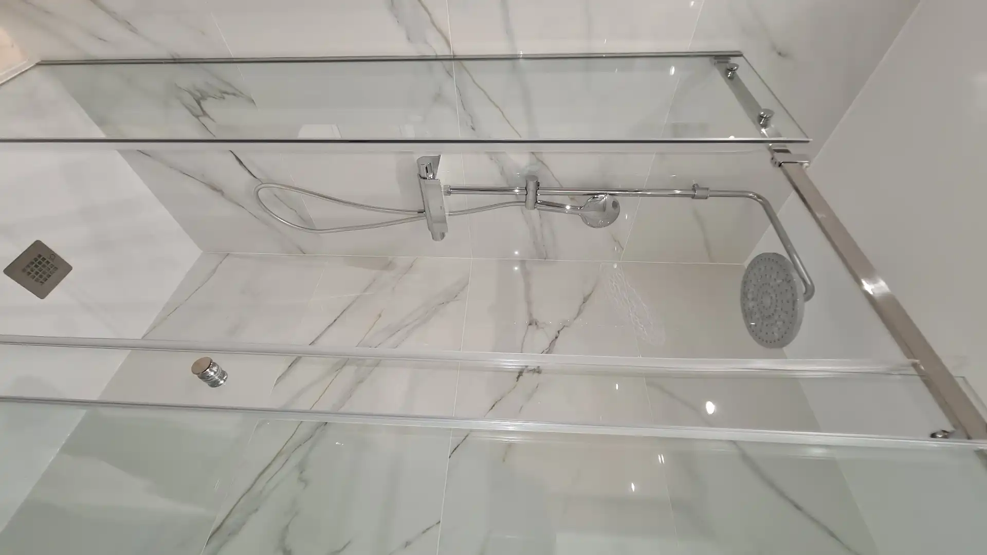 Bany de Apartament de lloguer en Madrid amb Aire condicionat, Calefacció i Moblat