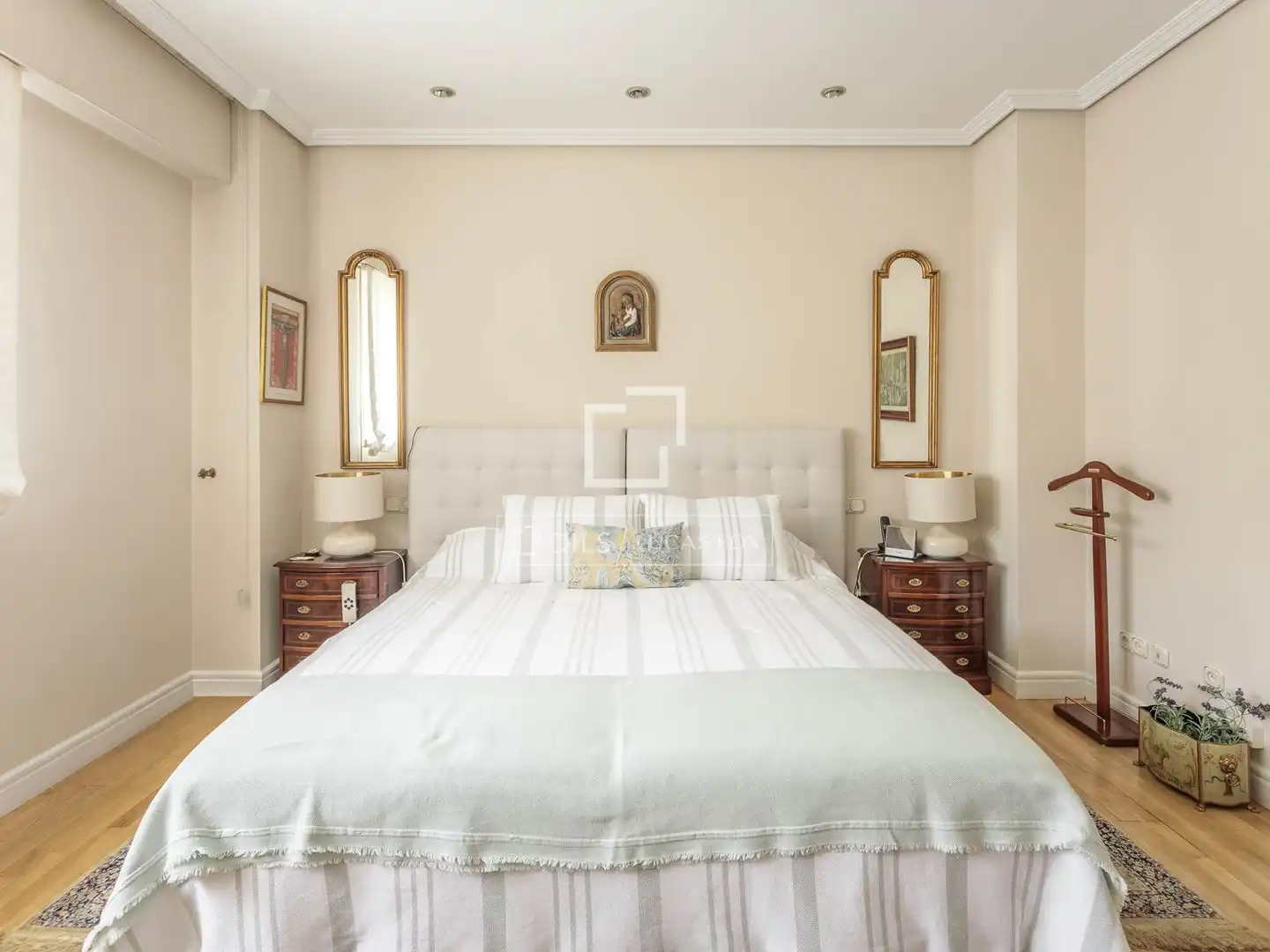 Dormitori de Casa o xalet en venda en Madrid amb Aire condicionat, Calefacció i Moblat