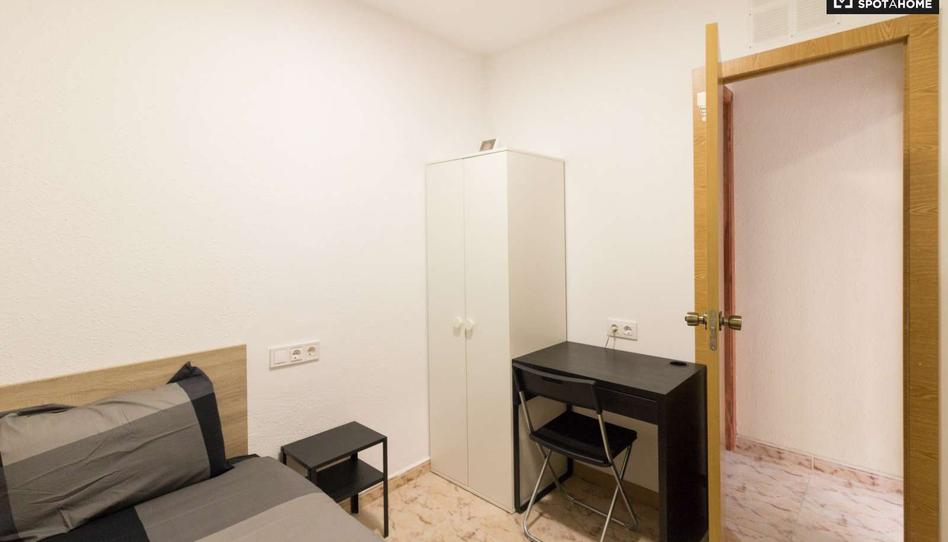 Foto 1 de Pis per a compartir a El Camp de l'Arpa del Clot, Barcelona