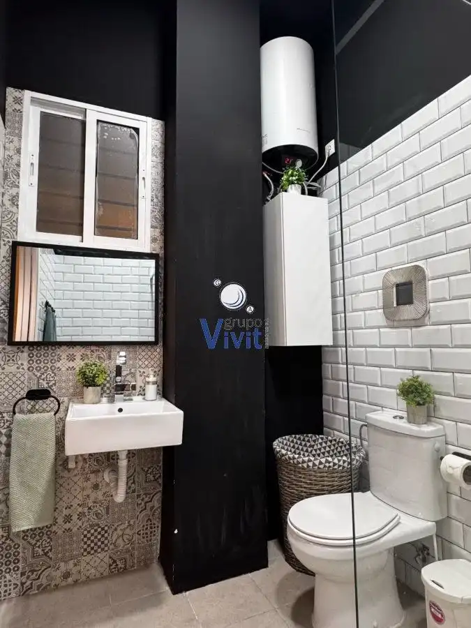 Bathroom of Apartments for sale in Sevilla