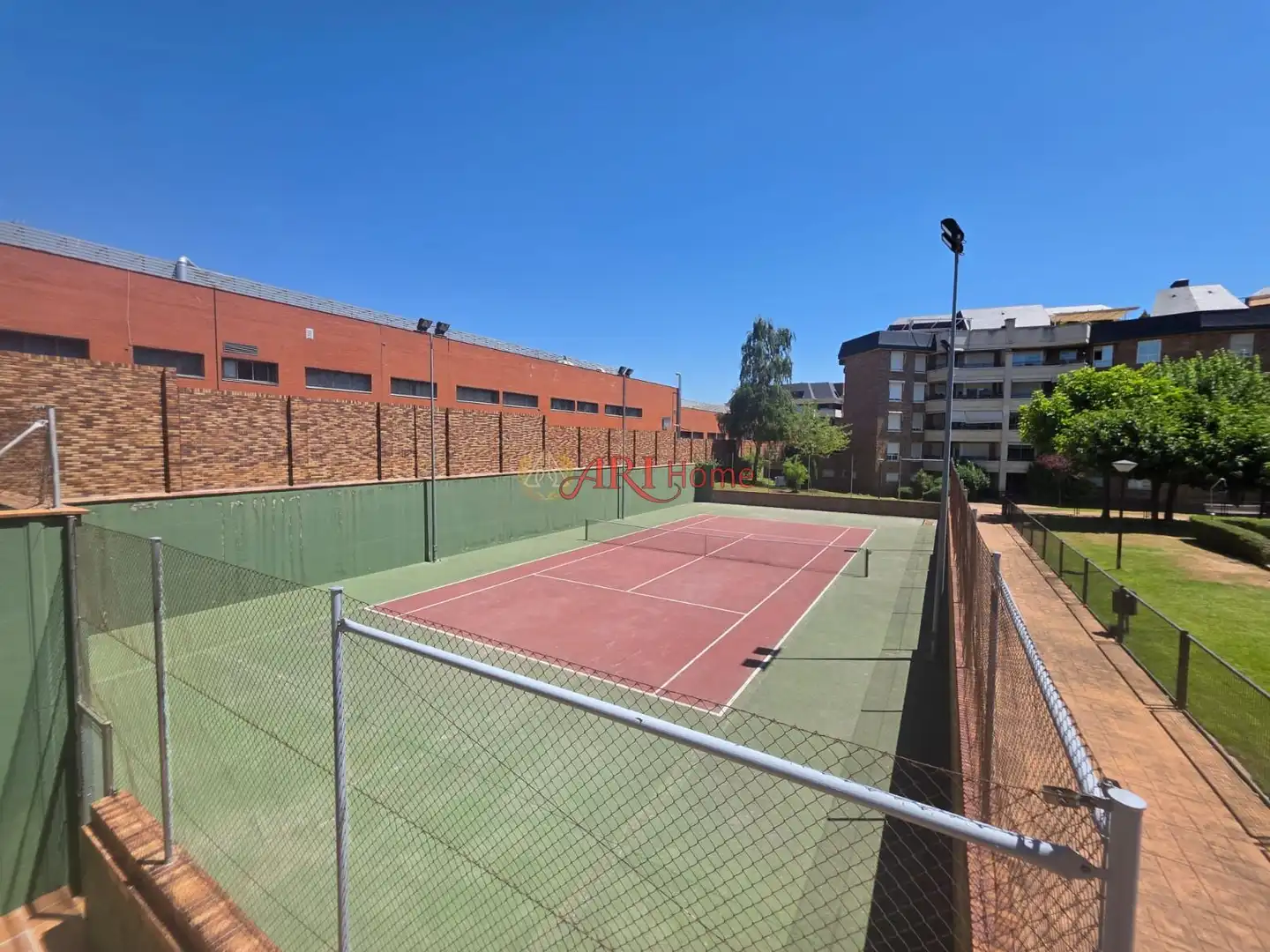 Aparcament de Pis en venda en Majadahonda amb Aire condicionat, Calefacció i Terrassa