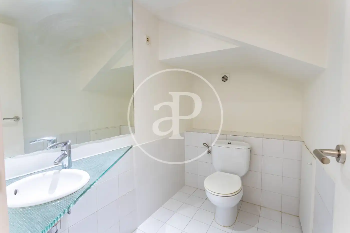 Baño de Casa o chalet de alquiler en Barcelona con Aire acondicionado, Calefacción y Terraza