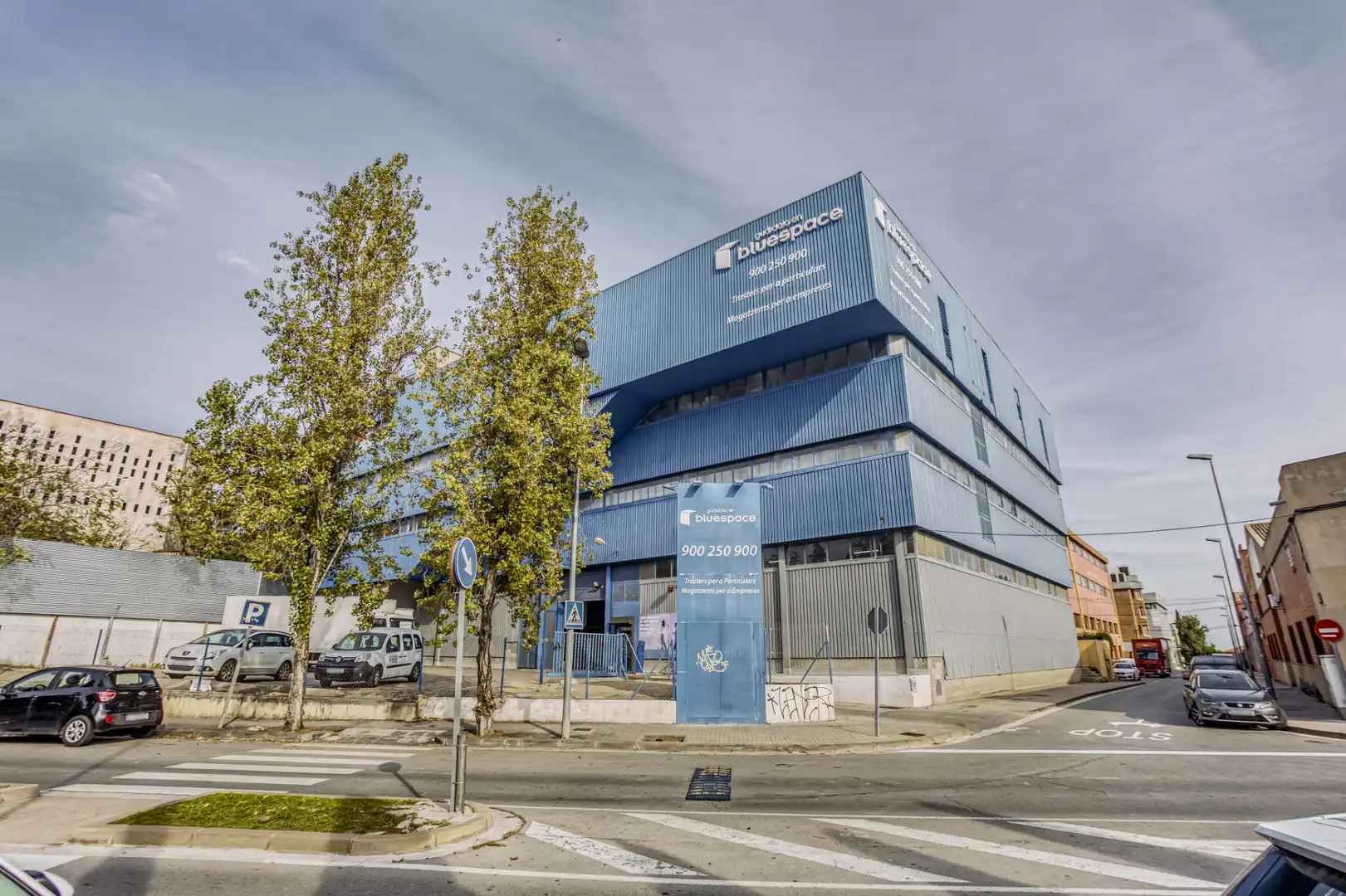 Außenansicht von Abstellraum zur Miete in Badalona mit Alarm