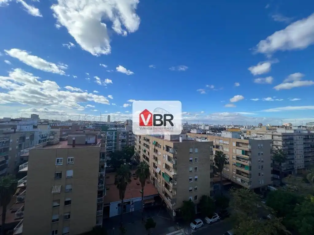 Außenansicht von Wohnung zur Miete in Valencia mit Klimaanlage, Heizung und Terrasse