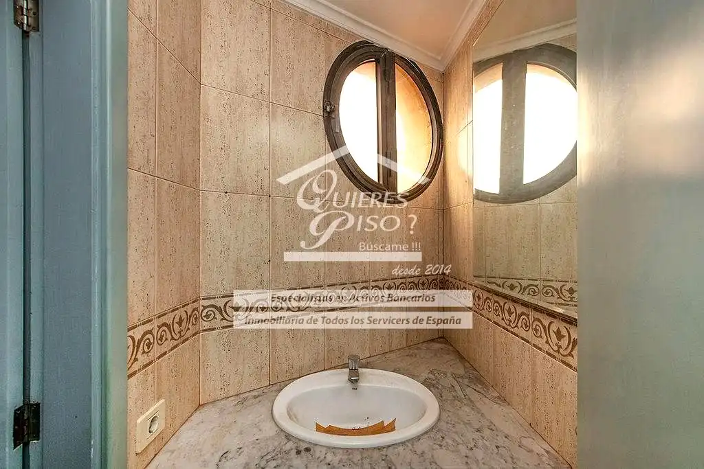 Office space with lift for sale in Calle Veintinueve de Abril, imagen 6