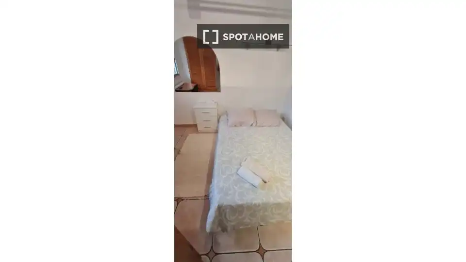 Bedroom of Flat for rent in Vigo   with Air Conditioner, Heating and Furnished