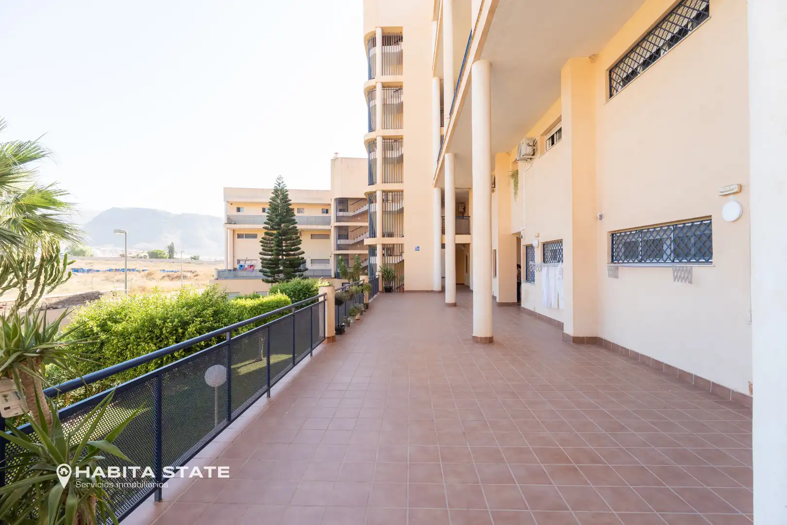 Vista exterior de Piso en venta en Roquetas de Mar con Aire acondicionado, Amueblado y Balcón