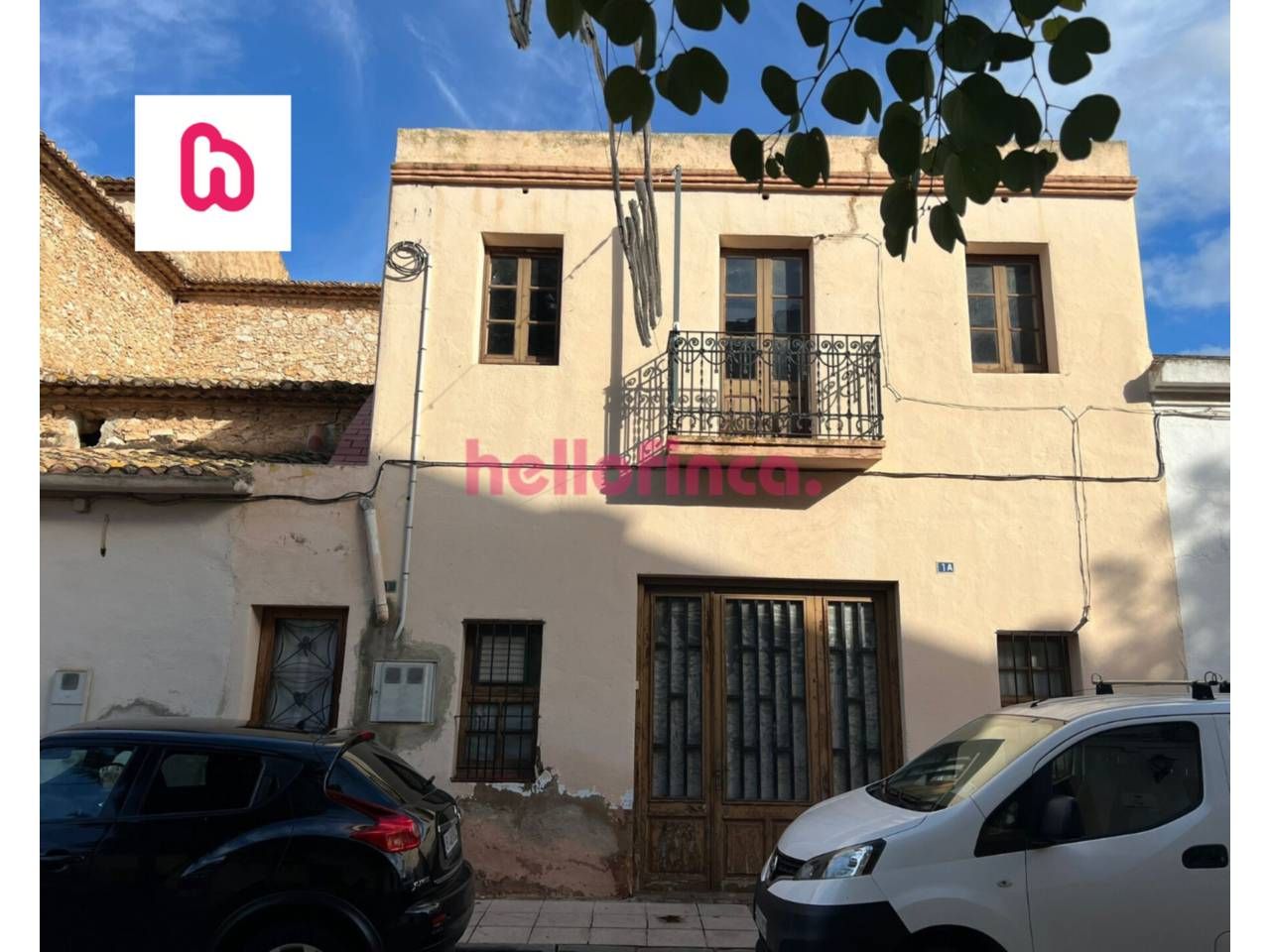 Vista exterior de Casa adosada en venda en Salomó amb Jardí privat, Terrassa i Alarma