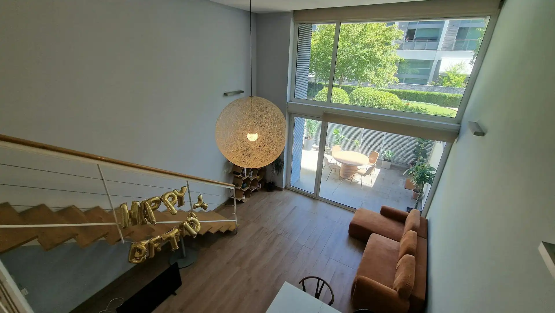Sala d'estar de Pis de lloguer en Madrid amb Aire condicionat, Calefacció i Jardí privat