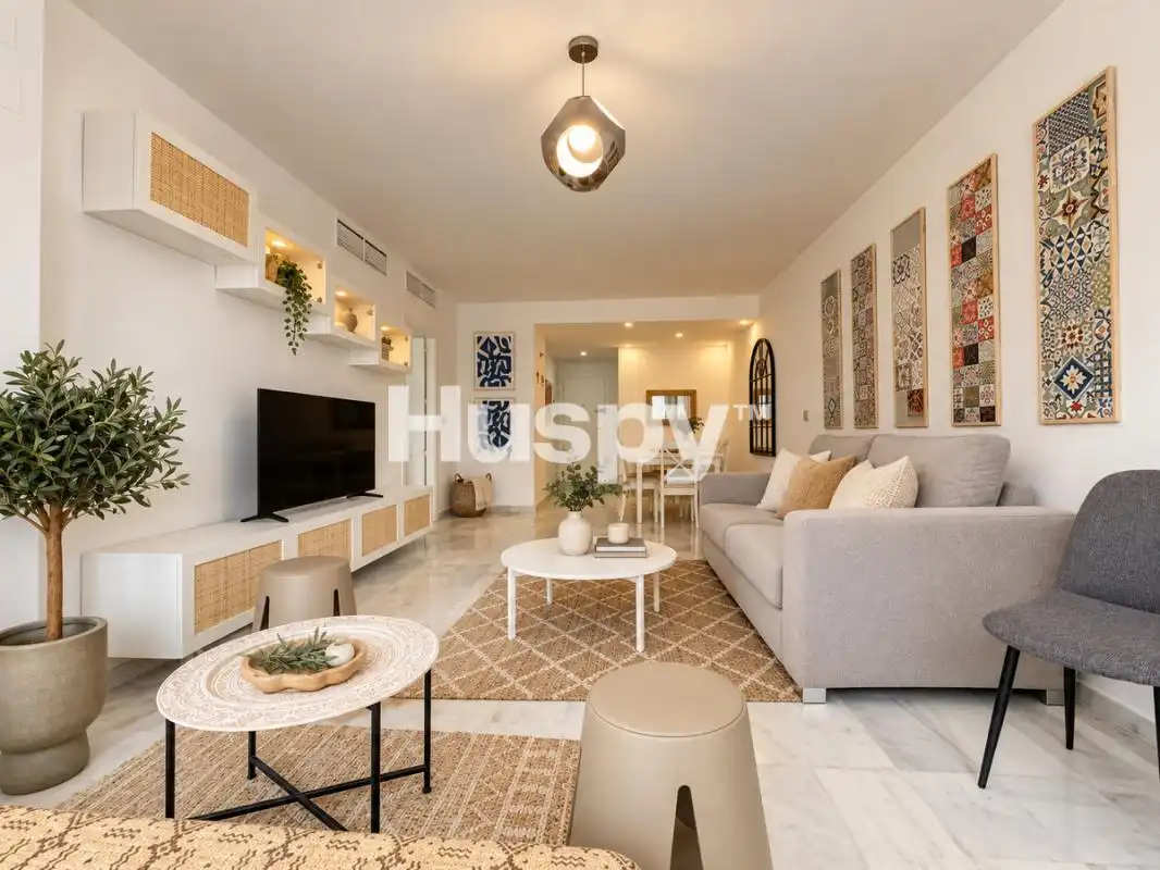 Living room of Flat for sale in Nueva Andalucía