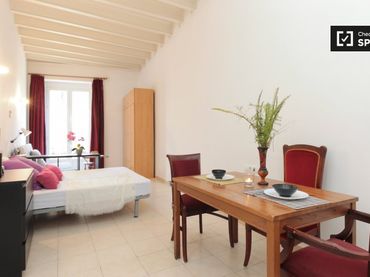 Appartamento con balcone in affitto a Ciutat Vella