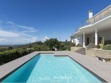 House with pool for sale in Carrer Xaloc