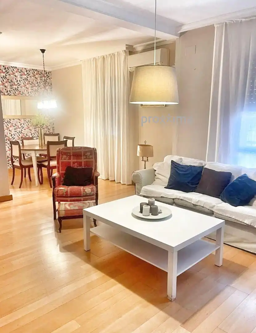Living room of Flat for sale in Sevilla  with Air Conditioner and Terrace