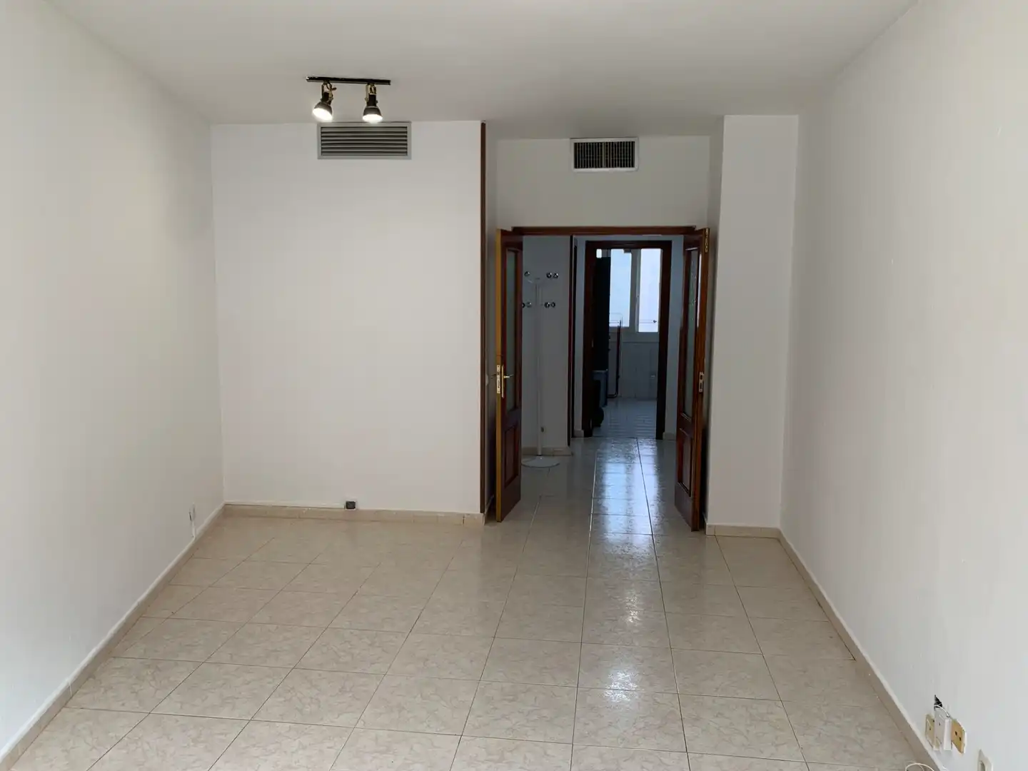 Flat for rent in Madrid  with Oven and Washing machine