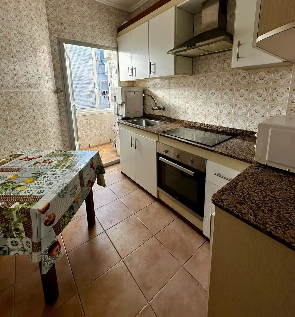 Wohnung mit Balkon zum Verkauf in Calle ARZOBISPO OLAECHEA