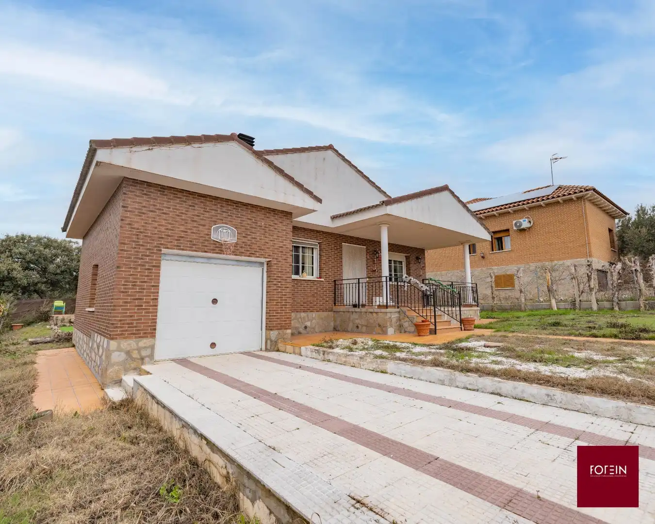Vista exterior de Casa o chalet en venta en Galápagos con Aire acondicionado, Calefacción y Jardín privado