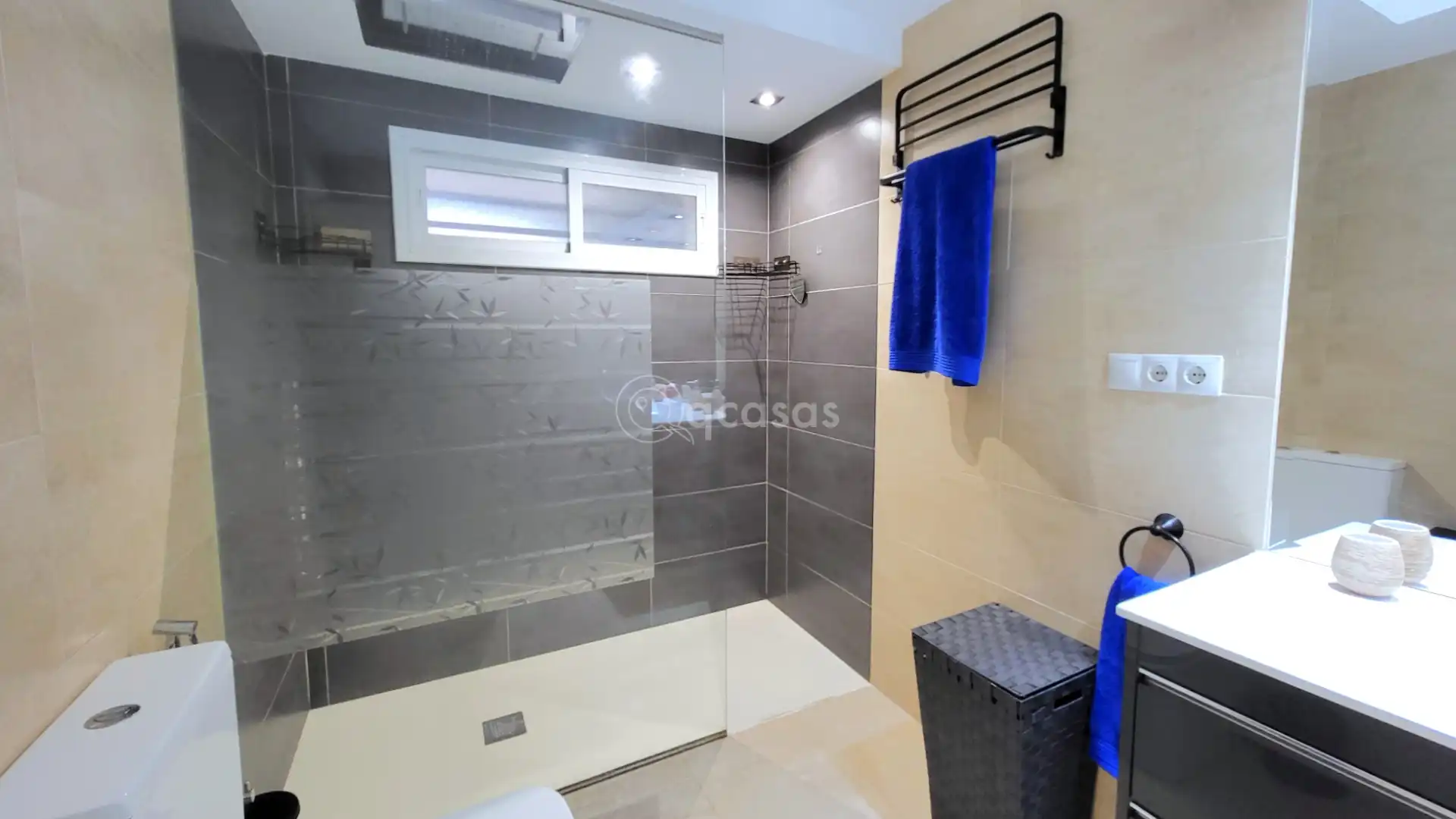 Bany de Apartament en venda en Benalmádena amb Aire condicionat, Calefacció i Terrassa