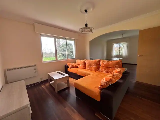Sala de estar de Casa o chalet en venta en Narón con Parquet, Trastero y Amueblado