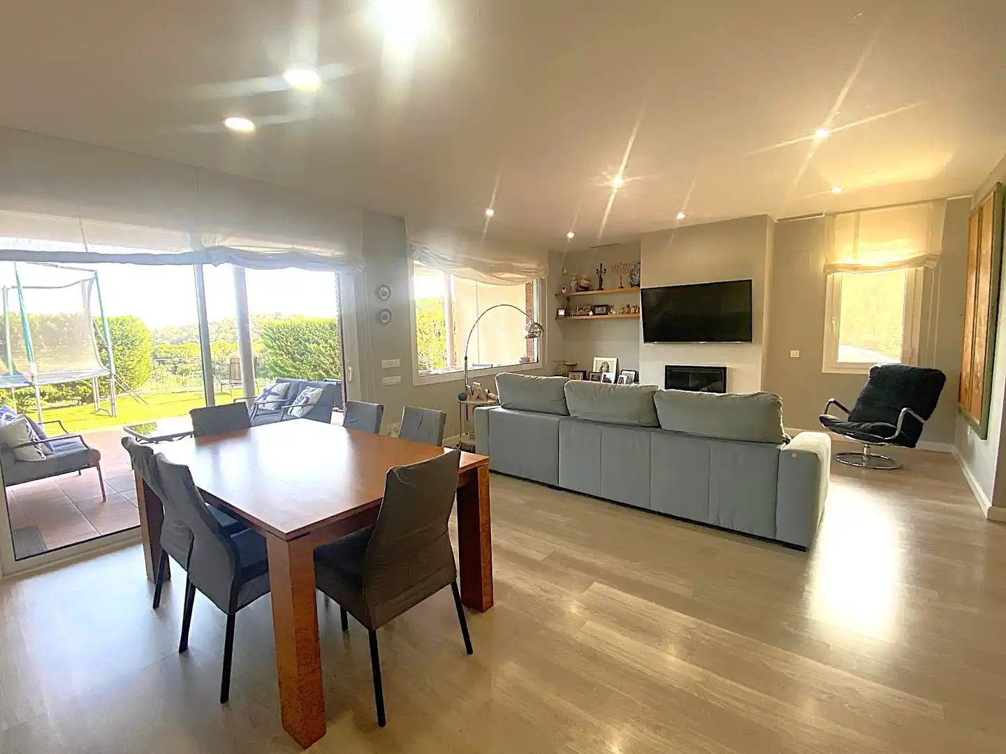 Wohnzimmer von Haus oder Chalet zum Verkauf in Sant Vicenç de Montalt mit Klimaanlage, Heizung und Privatgarten