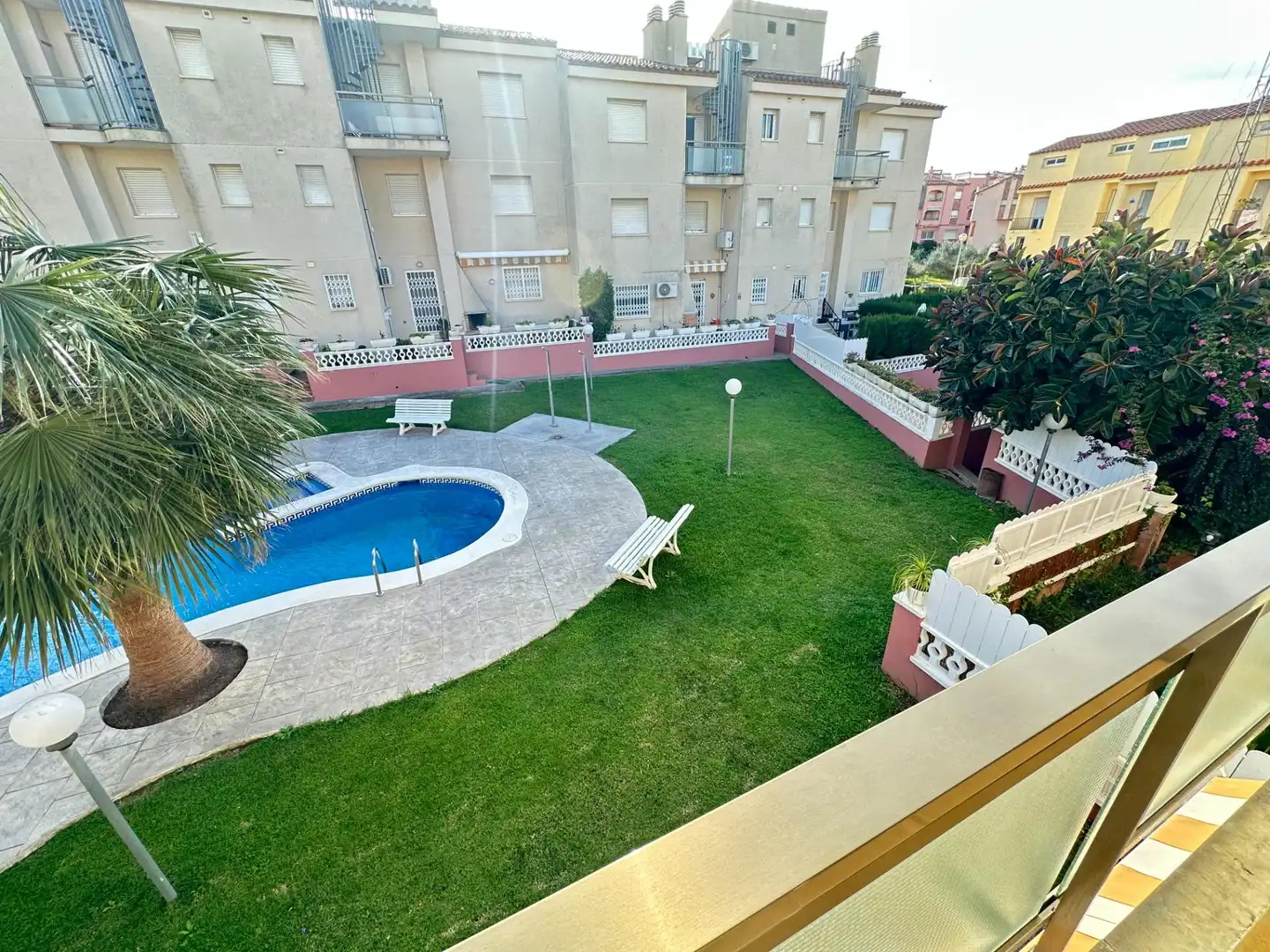 Schwimmbecken von Wohnungen zum Verkauf in Torredembarra mit Privatgarten, Terrasse und Balkon