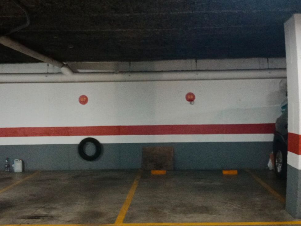 Aparcament de Garatge de lloguer en  Sevilla Capital