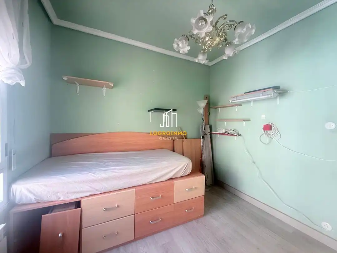 Bedroom of Flat for sale in  Logroño  with Heating, Parquet flooring and Terrace