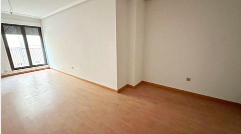 Foto 2 de Piso en venta en Larga, Villares de la Reina, Salamanca