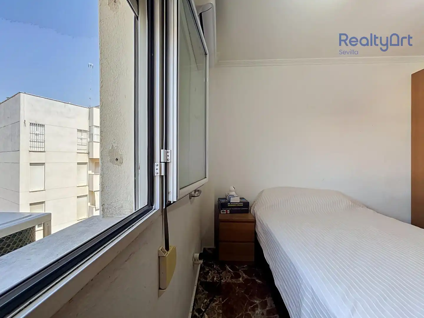 Habitación de Piso en venta en Sevilla con Aire acondicionado, Jardín privado y Balcón