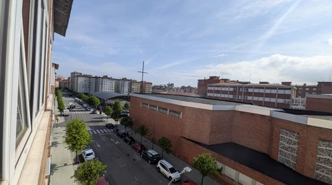 Foto 3 de Apartament en venda a Pumarín, Gijón
