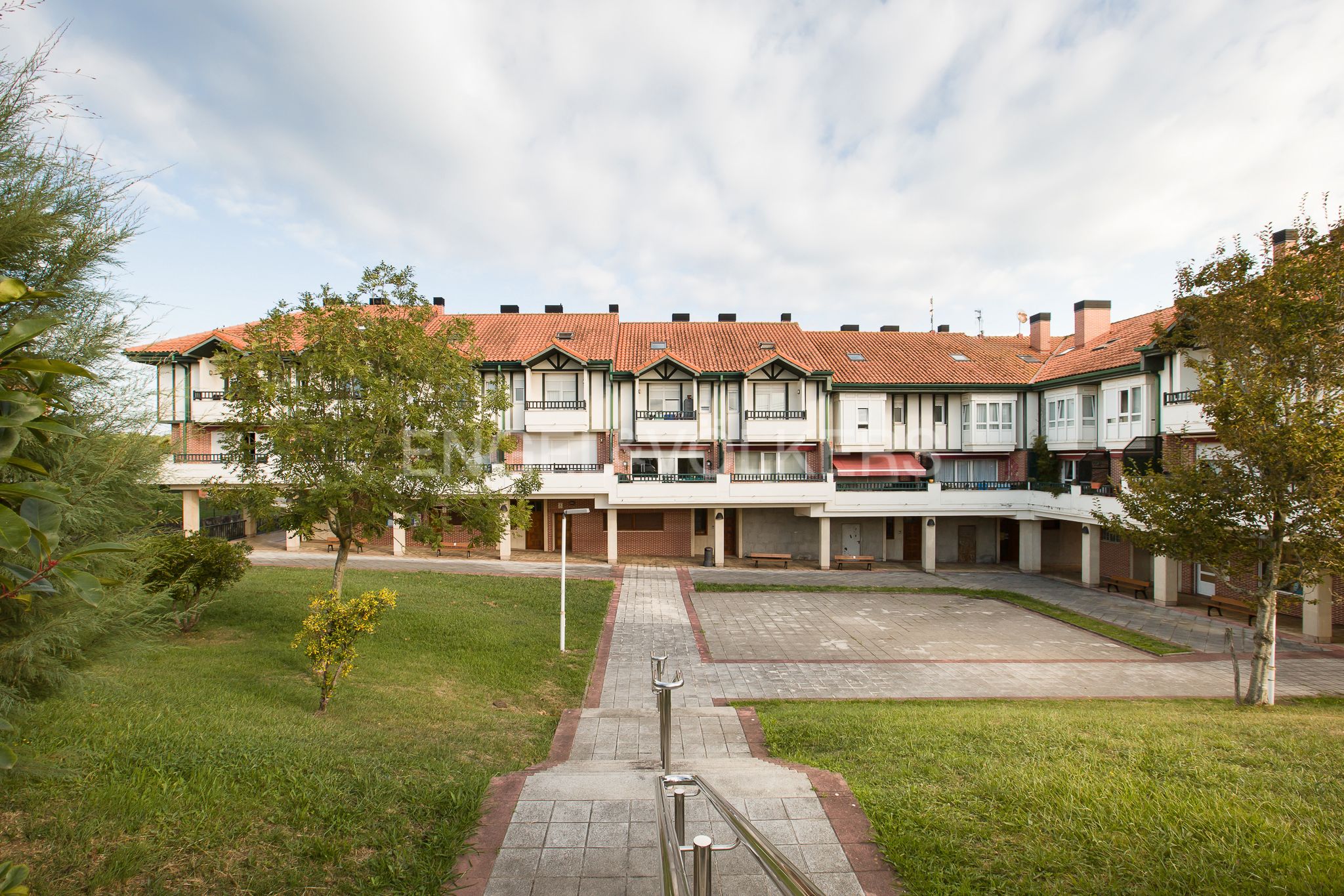 Vista exterior de Dúplex de lloguer en Barrika amb Calefacció, Terrassa i Traster