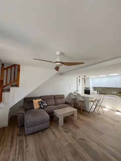 Sala de estar de Casa adosada de alquiler en Sant Joan d'Alacant con Aire acondicionado, Calefacción y Jardín privado