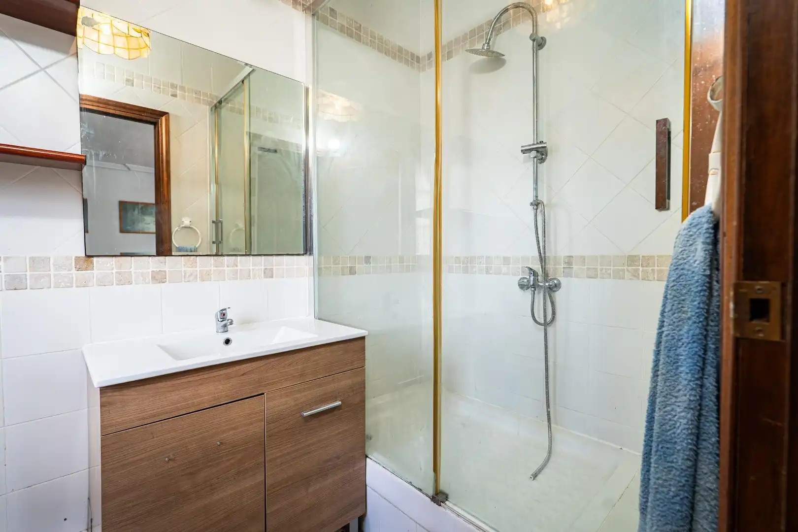 Bany de Casa o xalet en venda en Tomares amb Jardí privat, Terrassa i Traster