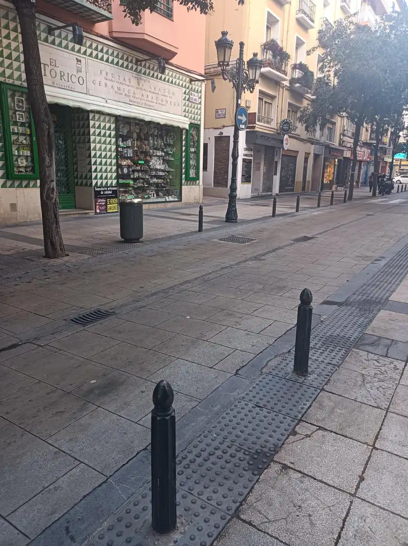 Vista exterior de Local en venta en Zaragoza