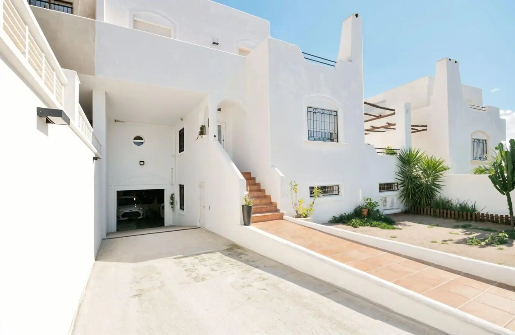 Vista exterior de Casa adosada en venta en Níjar con Aire acondicionado, Calefacción y Jardín privado